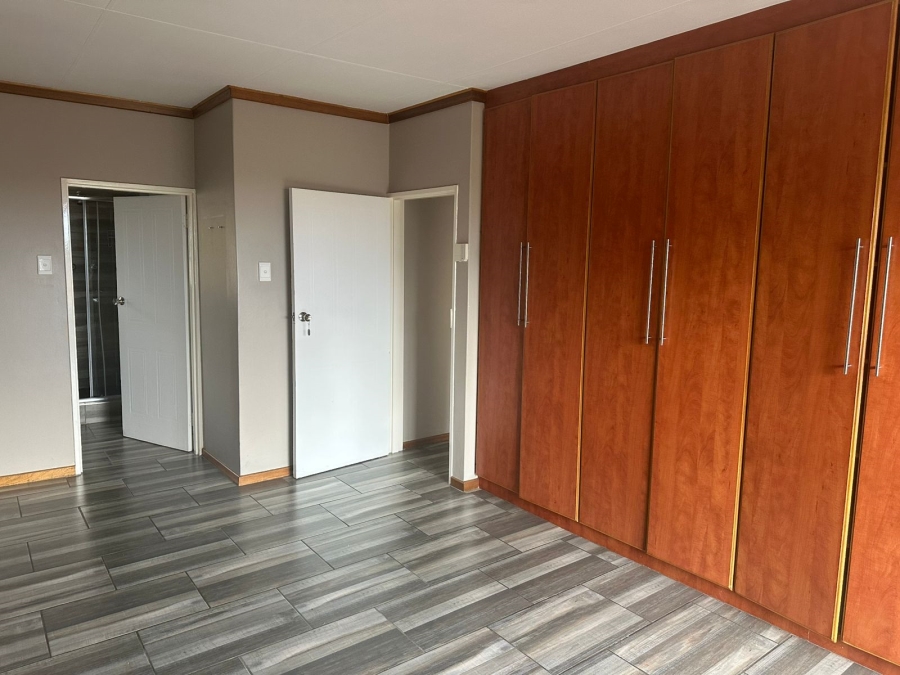 To Let 3 Bedroom Property for Rent in Pentagon Park Free State